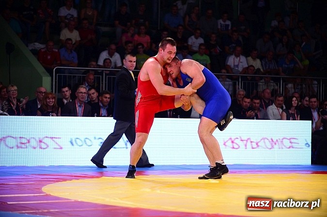 Zdjęcie w galerii na portalu naszraciborz.pl: Wielkie zapaśnicze show w Arenie Rafako. Polska vs reszta świata 4:5 wiadomości z regionu