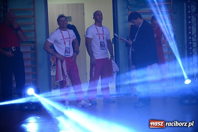 Zdjęcie w galerii na portalu naszraciborz.pl: Wielkie zapaśnicze show w Arenie Rafako. Polska vs reszta świata 4:5 wiadomości z regionu