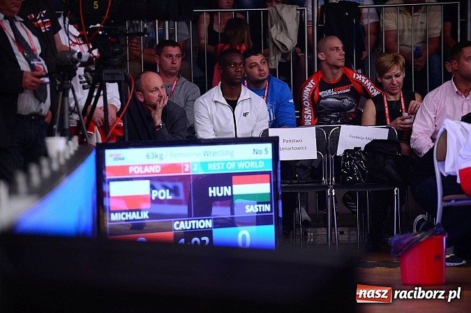 Zdjęcie w galerii na portalu naszraciborz.pl: Wielkie zapaśnicze show w Arenie Rafako. Polska vs reszta świata 4:5 wiadomości z regionu