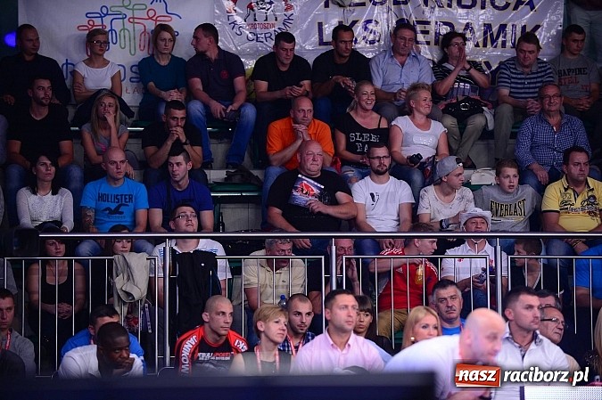 Zdjęcie w galerii na portalu naszraciborz.pl: Wielkie zapaśnicze show w Arenie Rafako. Polska vs reszta świata 4:5 wiadomości z regionu