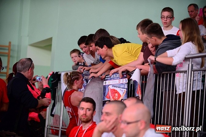 Zdjęcie w galerii na portalu naszraciborz.pl: Wielkie zapaśnicze show w Arenie Rafako. Polska vs reszta świata 4:5 wiadomości z regionu