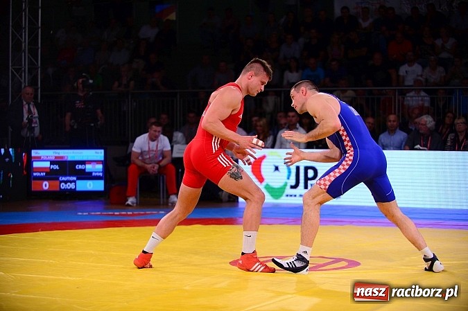 Zdjęcie w galerii na portalu naszraciborz.pl: Wielkie zapaśnicze show w Arenie Rafako. Polska vs reszta świata 4:5 wiadomości z regionu