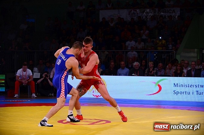 Zdjęcie w galerii na portalu naszraciborz.pl: Wielkie zapaśnicze show w Arenie Rafako. Polska vs reszta świata 4:5 wiadomości z regionu