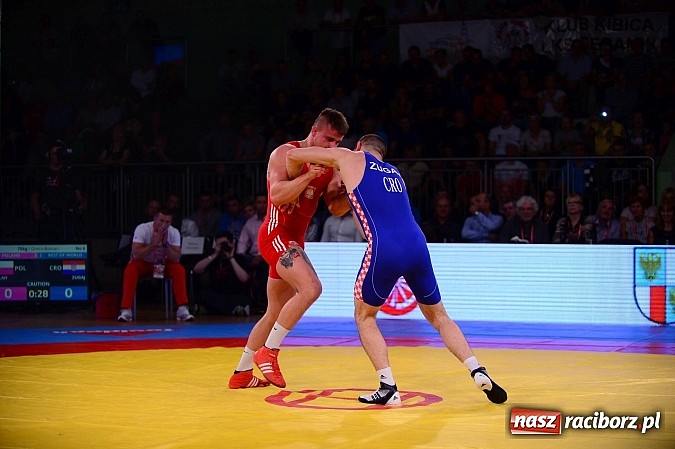 Zdjęcie w galerii na portalu naszraciborz.pl: Wielkie zapaśnicze show w Arenie Rafako. Polska vs reszta świata 4:5 wiadomości z regionu