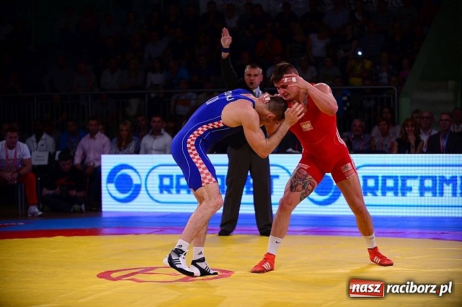 Zdjęcie w galerii na portalu naszraciborz.pl: Wielkie zapaśnicze show w Arenie Rafako. Polska vs reszta świata 4:5 wiadomości z regionu