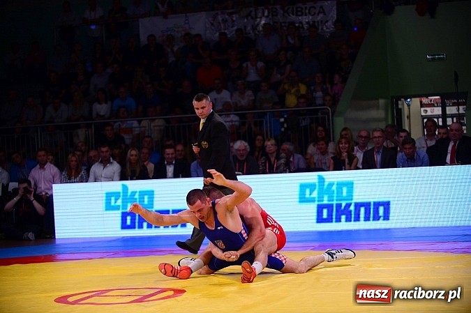 Zdjęcie w galerii na portalu naszraciborz.pl: Wielkie zapaśnicze show w Arenie Rafako. Polska vs reszta świata 4:5 wiadomości z regionu