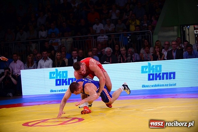 Zdjęcie w galerii na portalu naszraciborz.pl: Wielkie zapaśnicze show w Arenie Rafako. Polska vs reszta świata 4:5 wiadomości z regionu