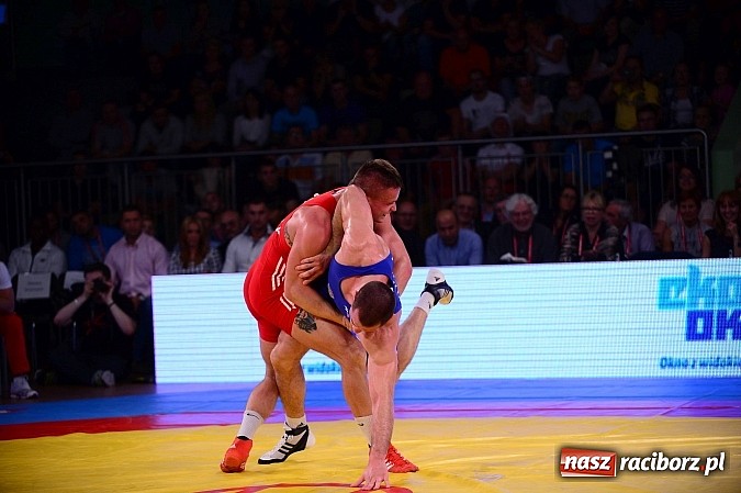 Zdjęcie w galerii na portalu naszraciborz.pl: Wielkie zapaśnicze show w Arenie Rafako. Polska vs reszta świata 4:5 wiadomości z regionu