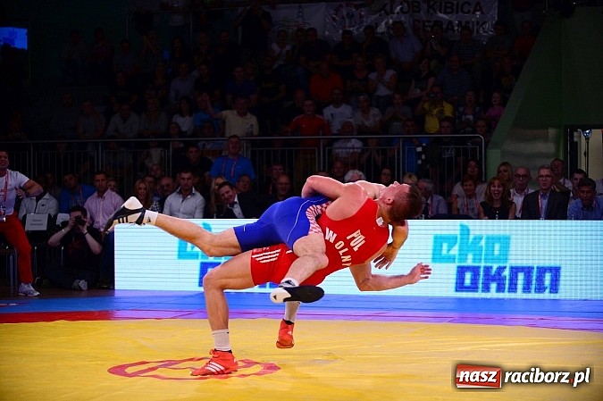 Zdjęcie w galerii na portalu naszraciborz.pl: Wielkie zapaśnicze show w Arenie Rafako. Polska vs reszta świata 4:5 wiadomości z regionu