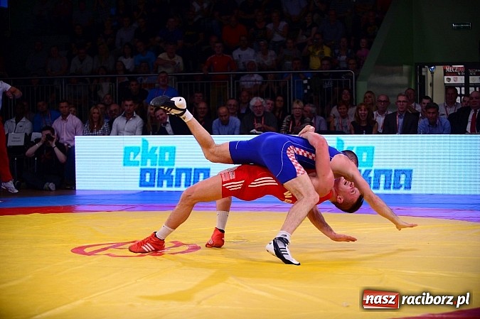 Zdjęcie w galerii na portalu naszraciborz.pl: Wielkie zapaśnicze show w Arenie Rafako. Polska vs reszta świata 4:5 wiadomości z regionu