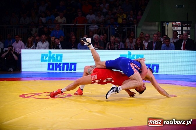 Zdjęcie w galerii na portalu naszraciborz.pl: Wielkie zapaśnicze show w Arenie Rafako. Polska vs reszta świata 4:5 wiadomości z regionu