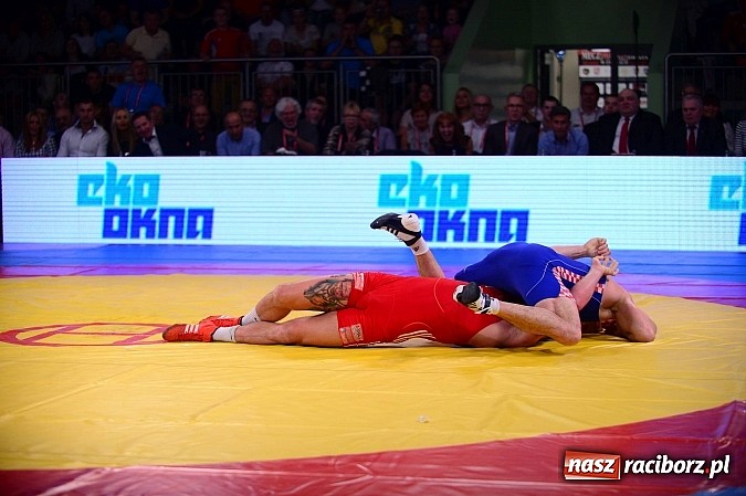 Zdjęcie w galerii na portalu naszraciborz.pl: Wielkie zapaśnicze show w Arenie Rafako. Polska vs reszta świata 4:5 wiadomości z regionu