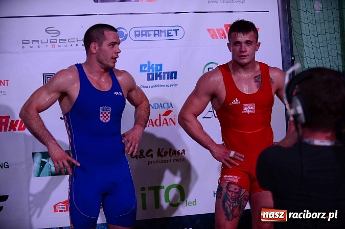 Zdjęcie w galerii na portalu naszraciborz.pl: Wielkie zapaśnicze show w Arenie Rafako. Polska vs reszta świata 4:5 wiadomości z regionu