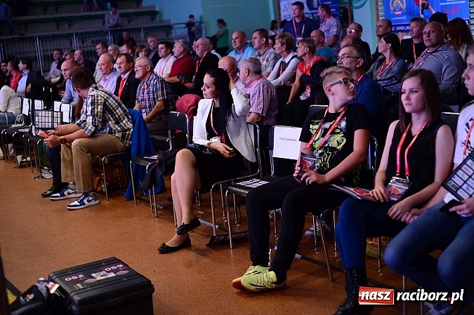 Zdjęcie w galerii na portalu naszraciborz.pl: Wielkie zapaśnicze show w Arenie Rafako. Polska vs reszta świata 4:5 wiadomości z regionu
