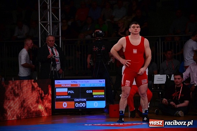 Zdjęcie w galerii na portalu naszraciborz.pl: Wielkie zapaśnicze show w Arenie Rafako. Polska vs reszta świata 4:5 wiadomości z regionu