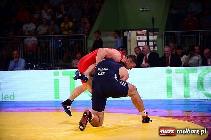 Zdjęcie w galerii na portalu naszraciborz.pl: Wielkie zapaśnicze show w Arenie Rafako. Polska vs reszta świata 4:5 wiadomości z regionu