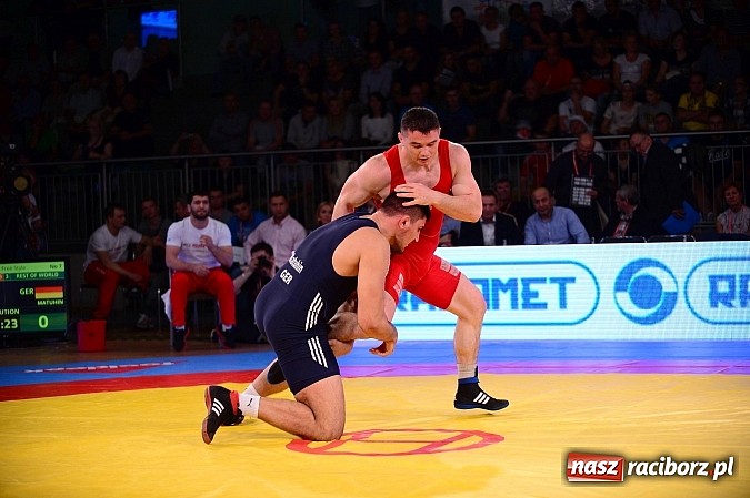 Zdjęcie w galerii na portalu naszraciborz.pl: Wielkie zapaśnicze show w Arenie Rafako. Polska vs reszta świata 4:5 wiadomości z regionu