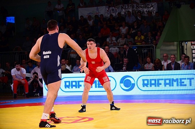 Zdjęcie w galerii na portalu naszraciborz.pl: Wielkie zapaśnicze show w Arenie Rafako. Polska vs reszta świata 4:5 wiadomości z regionu