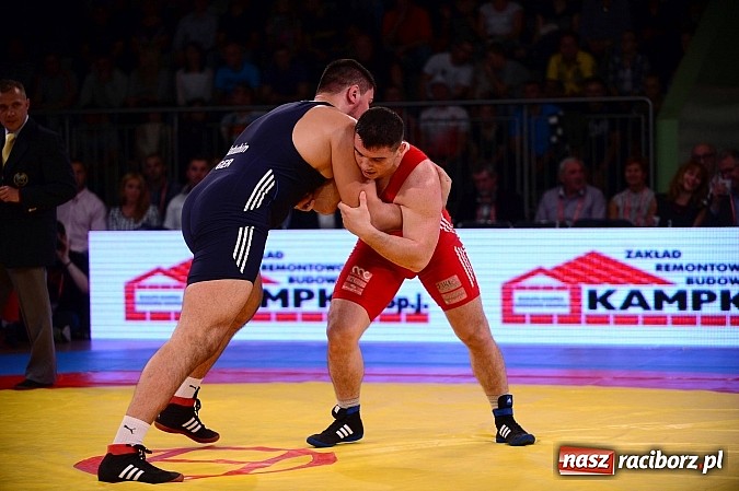 Zdjęcie w galerii na portalu naszraciborz.pl: Wielkie zapaśnicze show w Arenie Rafako. Polska vs reszta świata 4:5 wiadomości z regionu