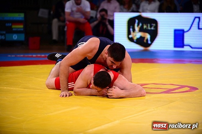 Zdjęcie w galerii na portalu naszraciborz.pl: Wielkie zapaśnicze show w Arenie Rafako. Polska vs reszta świata 4:5 wiadomości z regionu