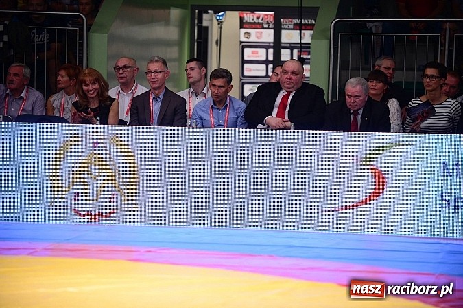 Zdjęcie w galerii na portalu naszraciborz.pl: Wielkie zapaśnicze show w Arenie Rafako. Polska vs reszta świata 4:5 wiadomości z regionu