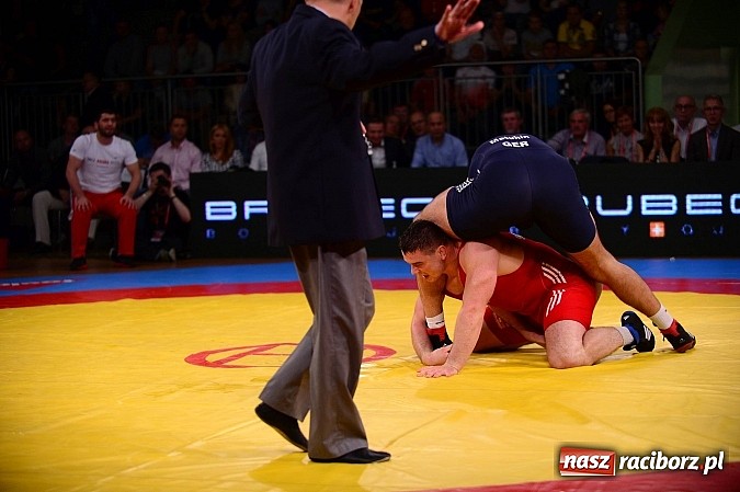 Zdjęcie w galerii na portalu naszraciborz.pl: Wielkie zapaśnicze show w Arenie Rafako. Polska vs reszta świata 4:5 wiadomości z regionu