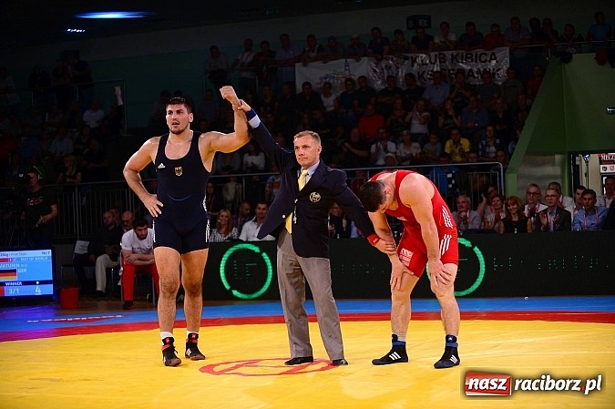 Zdjęcie w galerii na portalu naszraciborz.pl: Wielkie zapaśnicze show w Arenie Rafako. Polska vs reszta świata 4:5 wiadomości z regionu