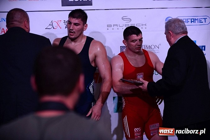 Zdjęcie w galerii na portalu naszraciborz.pl: Wielkie zapaśnicze show w Arenie Rafako. Polska vs reszta świata 4:5 wiadomości z regionu