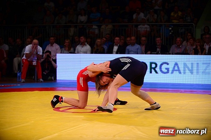 Zdjęcie w galerii na portalu naszraciborz.pl: Wielkie zapaśnicze show w Arenie Rafako. Polska vs reszta świata 4:5 wiadomości z regionu