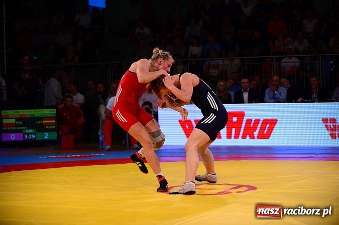 Zdjęcie w galerii na portalu naszraciborz.pl: Wielkie zapaśnicze show w Arenie Rafako. Polska vs reszta świata 4:5 wiadomości z regionu