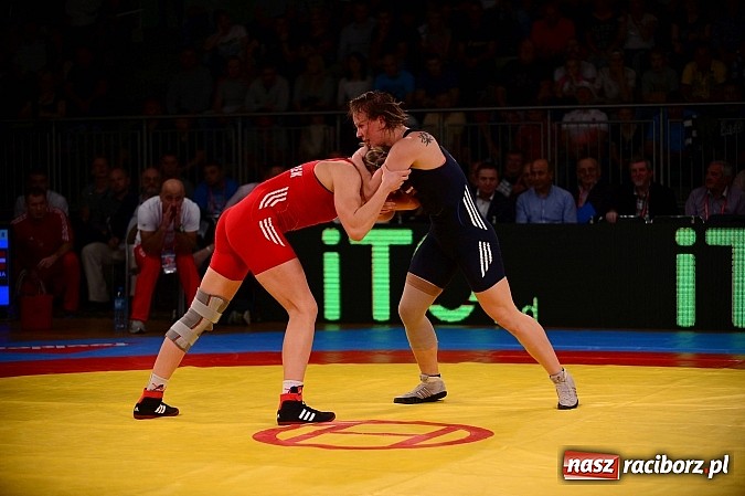 Zdjęcie w galerii na portalu naszraciborz.pl: Wielkie zapaśnicze show w Arenie Rafako. Polska vs reszta świata 4:5 wiadomości z regionu