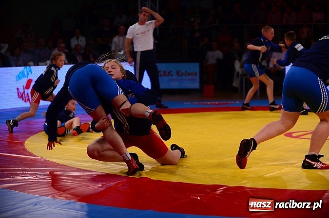 Zdjęcie w galerii na portalu naszraciborz.pl: Wielkie zapaśnicze show w Arenie Rafako. Polska vs reszta świata 4:5 wiadomości z regionu