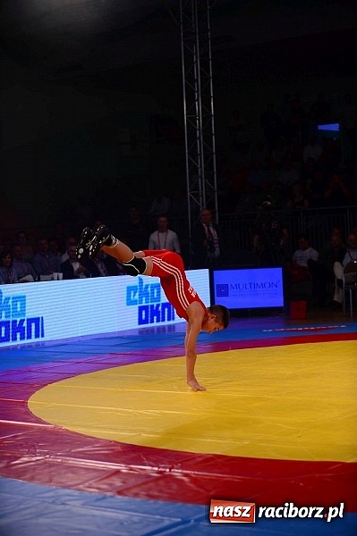 Zdjęcie w galerii na portalu naszraciborz.pl: Wielkie zapaśnicze show w Arenie Rafako. Polska vs reszta świata 4:5 wiadomości z regionu