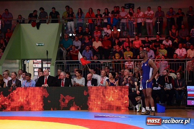 Zdjęcie w galerii na portalu naszraciborz.pl: Wielkie zapaśnicze show w Arenie Rafako. Polska vs reszta świata 4:5 wiadomości z regionu