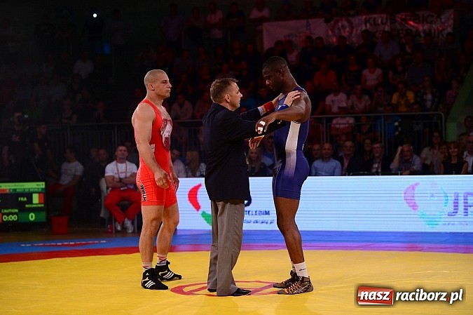 Zdjęcie w galerii na portalu naszraciborz.pl: Wielkie zapaśnicze show w Arenie Rafako. Polska vs reszta świata 4:5 wiadomości z regionu