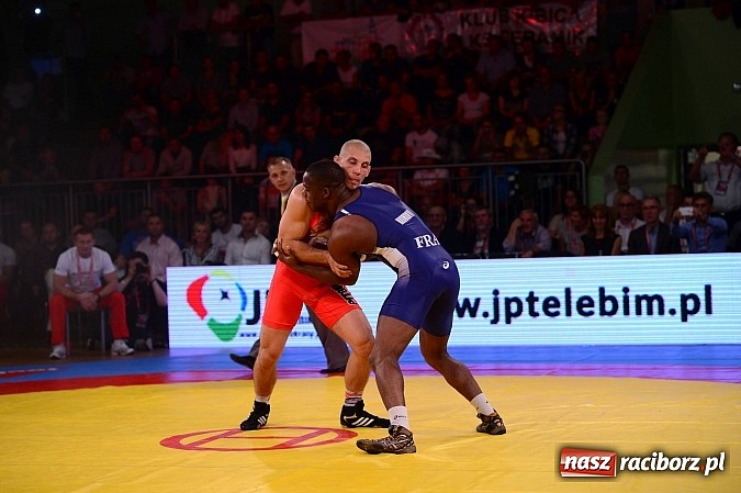 Zdjęcie w galerii na portalu naszraciborz.pl: Wielkie zapaśnicze show w Arenie Rafako. Polska vs reszta świata 4:5 wiadomości z regionu