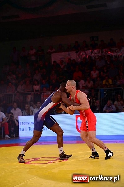 Zdjęcie w galerii na portalu naszraciborz.pl: Wielkie zapaśnicze show w Arenie Rafako. Polska vs reszta świata 4:5 wiadomości z regionu