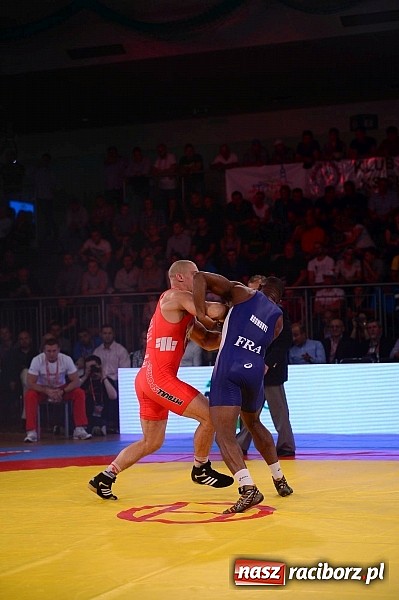 Zdjęcie w galerii na portalu naszraciborz.pl: Wielkie zapaśnicze show w Arenie Rafako. Polska vs reszta świata 4:5 wiadomości z regionu