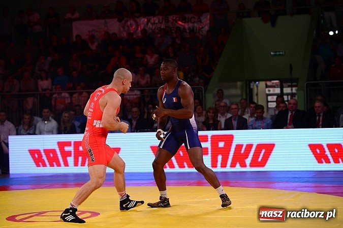 Zdjęcie w galerii na portalu naszraciborz.pl: Wielkie zapaśnicze show w Arenie Rafako. Polska vs reszta świata 4:5 wiadomości z regionu
