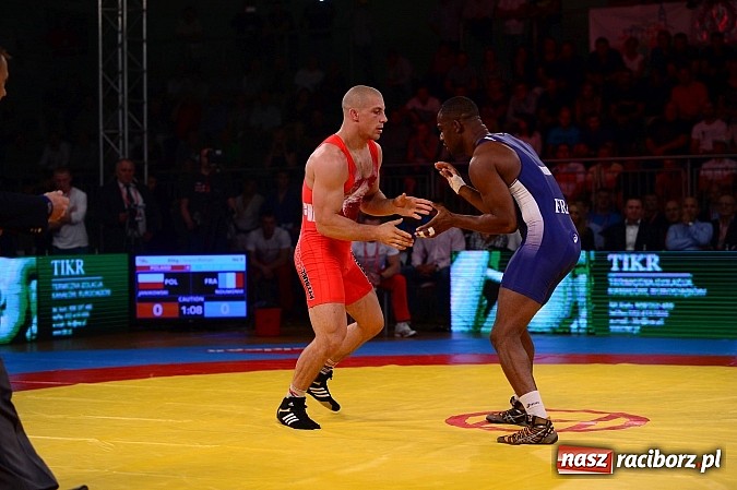 Zdjęcie w galerii na portalu naszraciborz.pl: Wielkie zapaśnicze show w Arenie Rafako. Polska vs reszta świata 4:5 wiadomości z regionu
