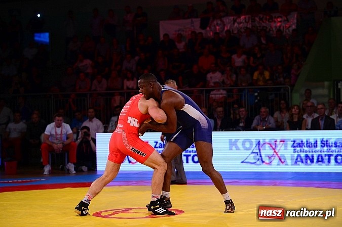 Zdjęcie w galerii na portalu naszraciborz.pl: Wielkie zapaśnicze show w Arenie Rafako. Polska vs reszta świata 4:5 wiadomości z regionu