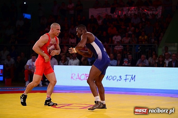 Zdjęcie w galerii na portalu naszraciborz.pl: Wielkie zapaśnicze show w Arenie Rafako. Polska vs reszta świata 4:5 wiadomości z regionu
