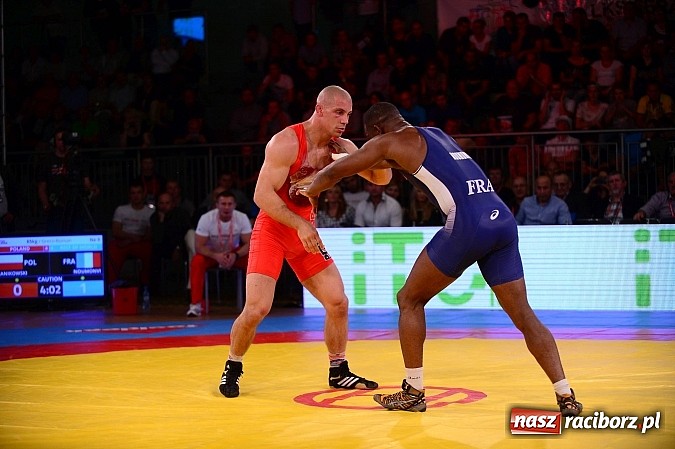 Zdjęcie w galerii na portalu naszraciborz.pl: Wielkie zapaśnicze show w Arenie Rafako. Polska vs reszta świata 4:5 wiadomości z regionu