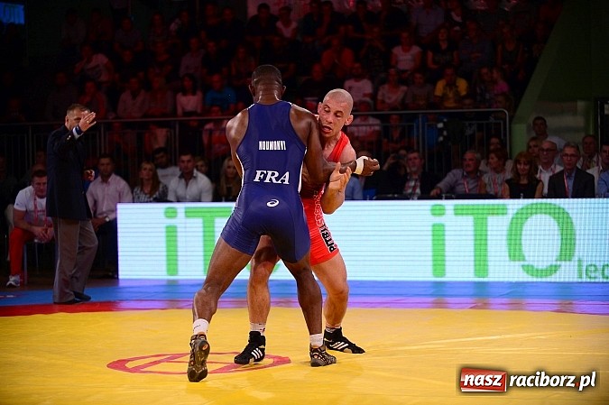 Zdjęcie w galerii na portalu naszraciborz.pl: Wielkie zapaśnicze show w Arenie Rafako. Polska vs reszta świata 4:5 wiadomości z regionu