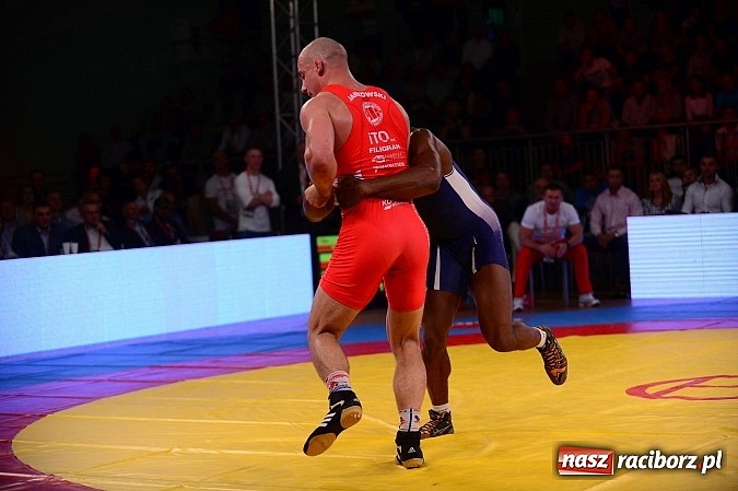Zdjęcie w galerii na portalu naszraciborz.pl: Wielkie zapaśnicze show w Arenie Rafako. Polska vs reszta świata 4:5 wiadomości z regionu
