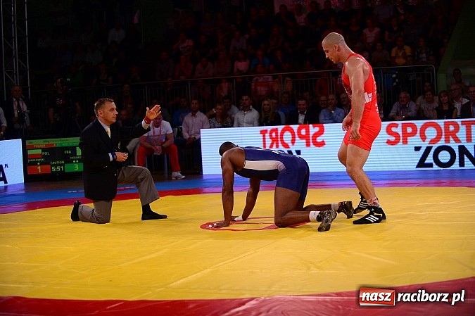 Zdjęcie w galerii na portalu naszraciborz.pl: Wielkie zapaśnicze show w Arenie Rafako. Polska vs reszta świata 4:5 wiadomości z regionu