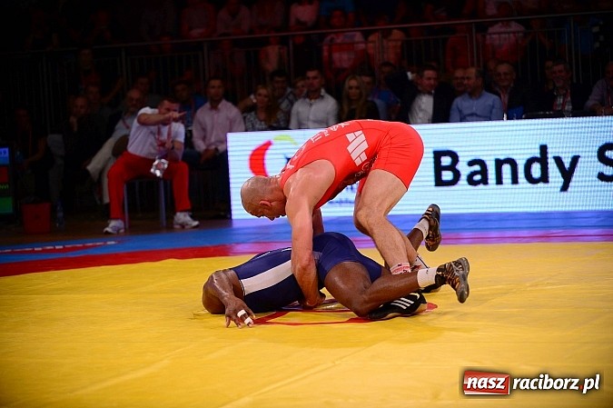 Zdjęcie w galerii na portalu naszraciborz.pl: Wielkie zapaśnicze show w Arenie Rafako. Polska vs reszta świata 4:5 wiadomości z regionu