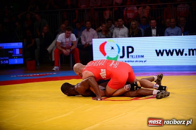 Zdjęcie w galerii na portalu naszraciborz.pl: Wielkie zapaśnicze show w Arenie Rafako. Polska vs reszta świata 4:5 wiadomości z regionu