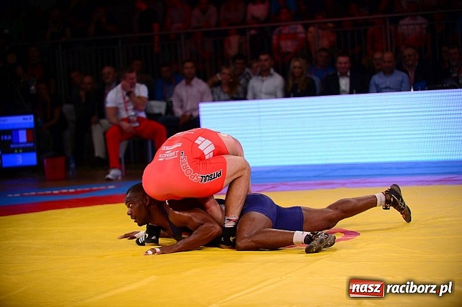 Zdjęcie w galerii na portalu naszraciborz.pl: Wielkie zapaśnicze show w Arenie Rafako. Polska vs reszta świata 4:5 wiadomości z regionu