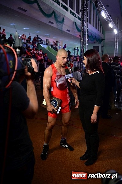 Zdjęcie w galerii na portalu naszraciborz.pl: Wielkie zapaśnicze show w Arenie Rafako. Polska vs reszta świata 4:5 wiadomości z regionu